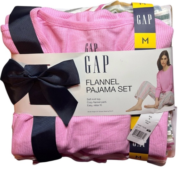 GAP Women’s Pink Top Knit Top with Striped Flannel Pajama Pants Set Pockets 😍 - Picture 6 of 6